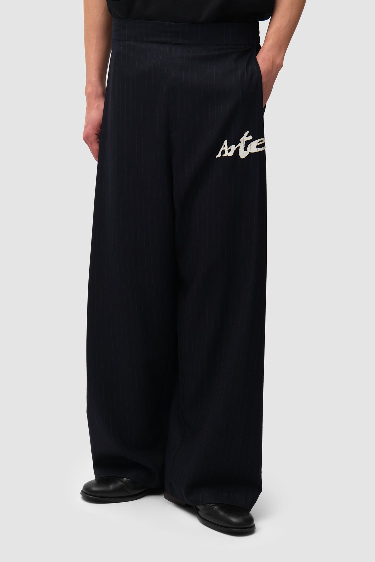 Pantalon de survêtement à fines rayures - Noir